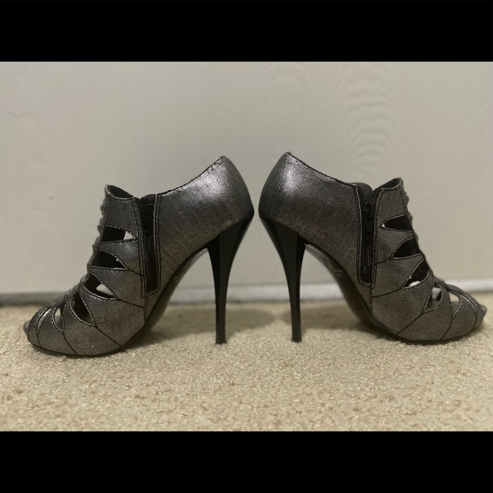 High Heels - Picture 3 of 13